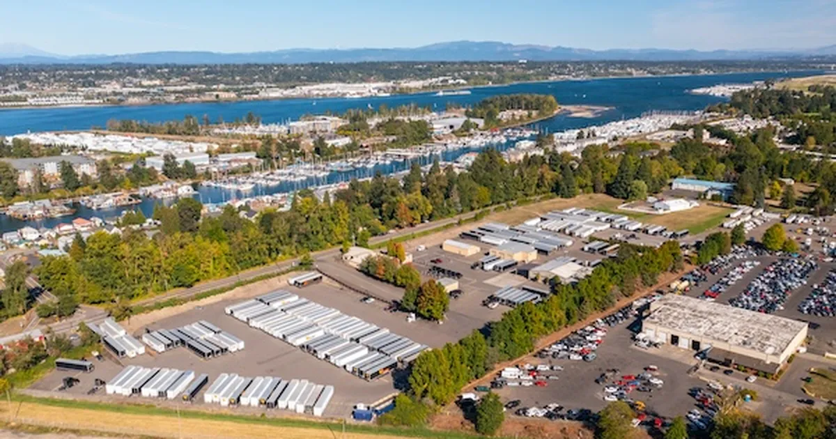 Outpost and GreenPoint expand truck terminal platform to $1 billion capacity