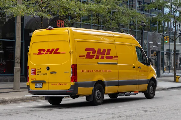 DHL’s 2025 Peak Season Strategy: Planning, Forecasting and Robotics