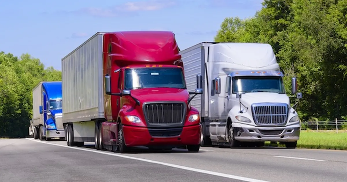 DAT iQ ‘Signal’ report points to rising freight rates, shrinking capacity, and carrier gains